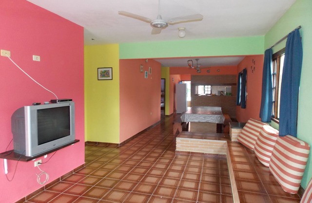 Beach House for 15 people with pool, Wi-fi and SKY - Maranduba