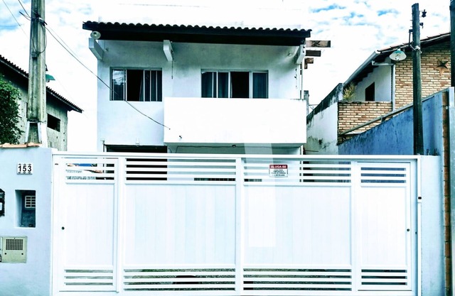 BEACH HOUSE FOR UP TO 10 PEOPLE