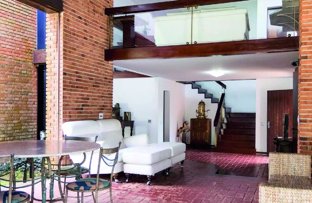 Beach house next to the Jequitimar Hotel 200m from Pernambuco Beach