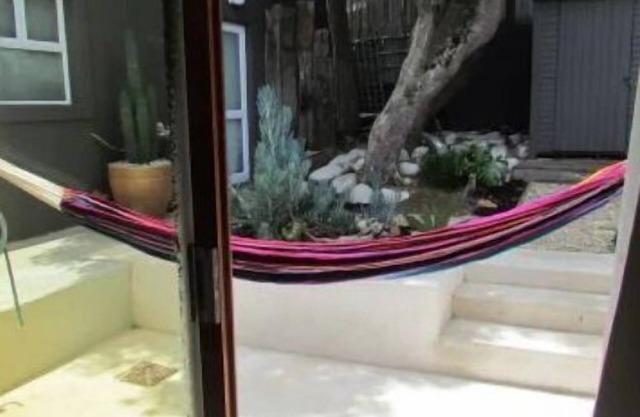 Beach house on Benning, 60m from the sea