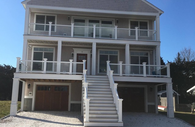 Beach House Rental in scenic Westport Ma close to beaches and town
