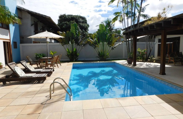 Beach house with 04 suites air cond, american-bar pool, sauna, barbecue