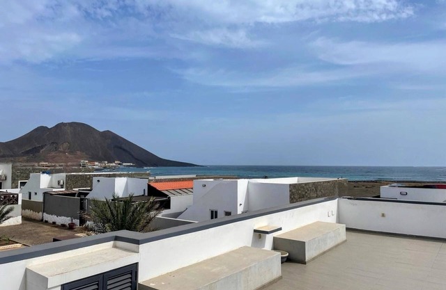 Beach house with indoor pool, 1 minute from the beach