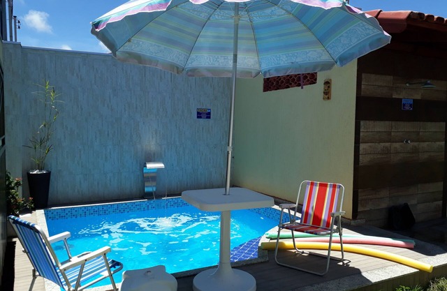 Beach house with pool in Alcobaça-Ba