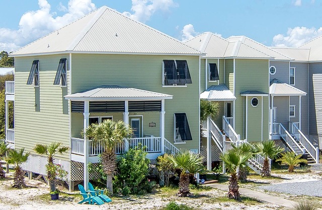 Beach Life - Beach House with all the Extras!