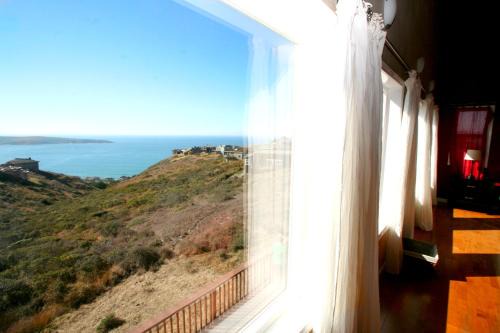 Beach Nest! Hot Tub! Sauna! BBQ Grill! AMAZING VIEWS! Romantic Getaway! Dog Friendly!