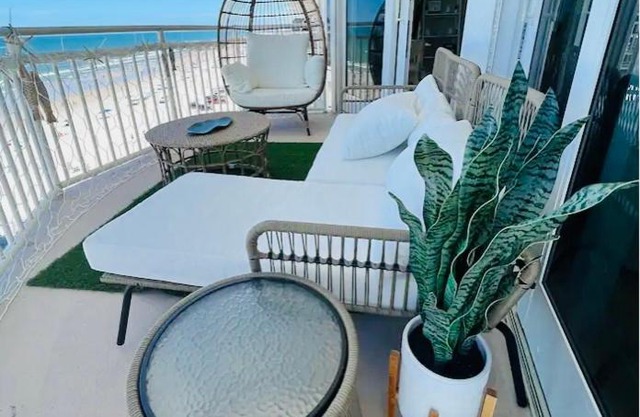 Beach Oasis 704 Lovely Daytona ocean front for 5 sleeps up to 12