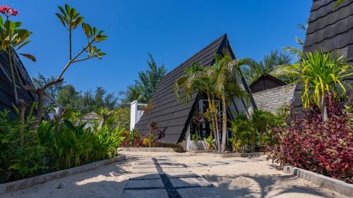 Beach Resort - Private Bungalow - Gili Trawangan