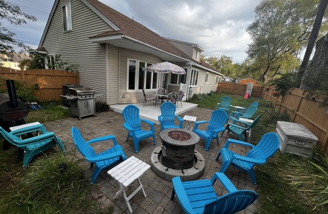 Beach Retreat with Free Play Game Room. 9 Beds