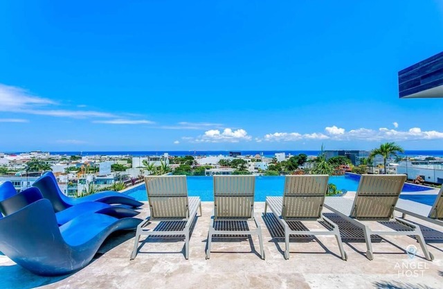 Beach Sun | Oceanview Roof Pool | 5th Ave Downtown