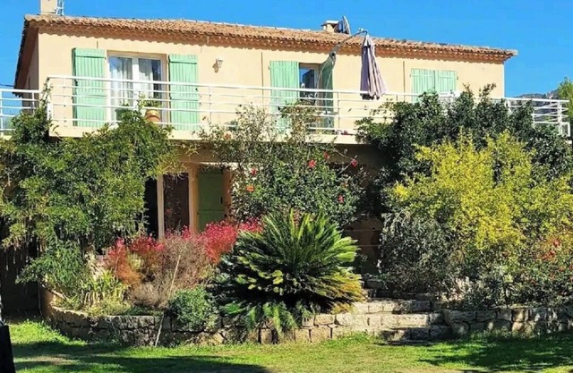 Beach Tenutella at 50m4 or 6 pers 2 bedrooms A/C/terrace/WiFi/garden