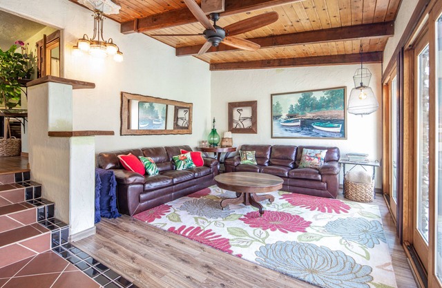 Beach to park in 9 min. Most Convenient location to village amenities.