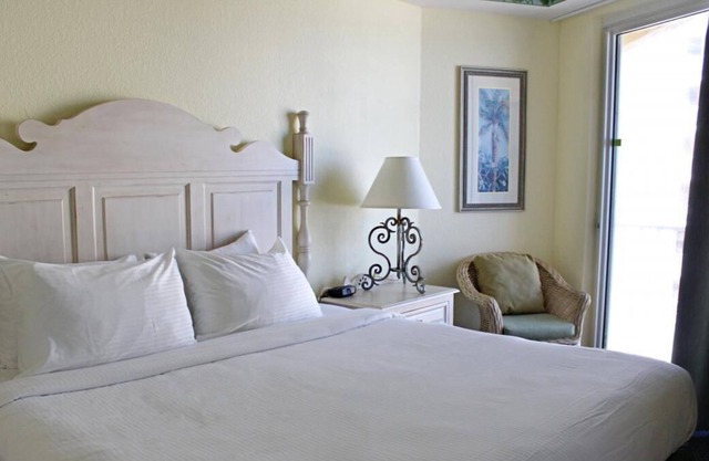 Beach Vacation! Beachfront, Surfing, Pool, Parking, Close to Boardwalk