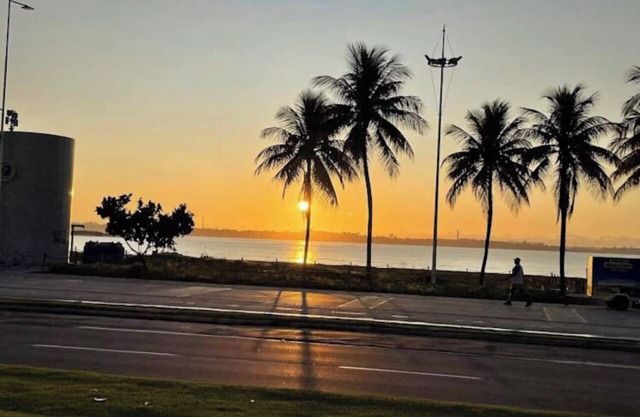 Beach view apartment in Camburi! Great location