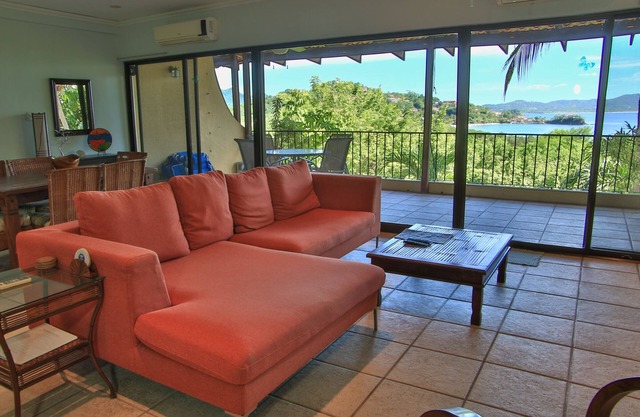 Beach view condo, pool, sleeps 6, 2 bed/2 bath in Playa Flamingo!