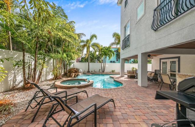 Beach View Retreat! 5BR Home with Pool, Spa, Rooftop Deck and Walk to Beach