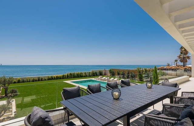 'Beach Villa La Cala ' with Sea View, Wi-Fi and Air Conditioning