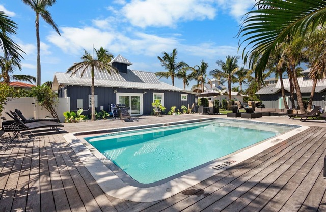 Beach Villa! Pool, Porch & 2-Min Walk to Gulf!