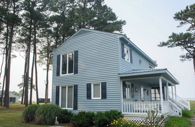 Beach/Waterfront Chesapeake Bay Northern Neck Home