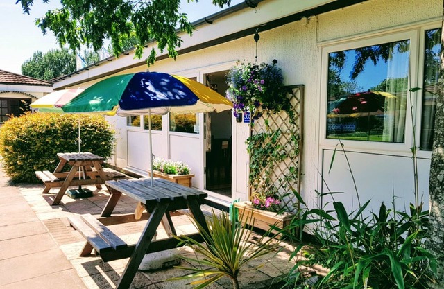 Beaches, 2 Bedroom Chalet On the 4*Welcome Holiday Park, Dawlish Warren, Devon