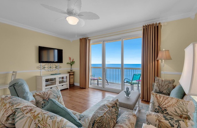 Beachfront 1007 West! Enjoy Free Beach Service and Activities!