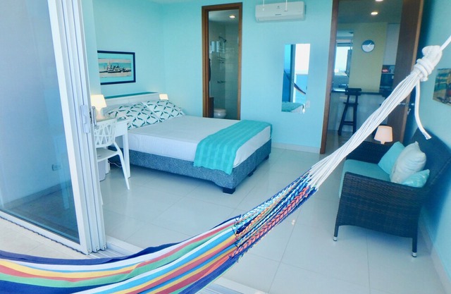 Beachfront 2BR Apt with Pool, Fabulous Balcony & Sea Views, Steps To Old City