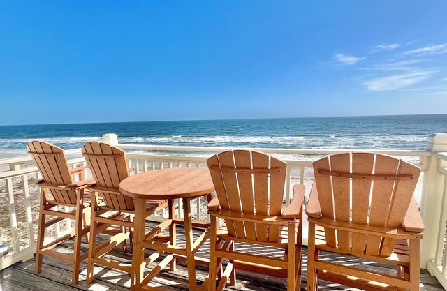 Beachfront 6-bedroom pet friendly home
