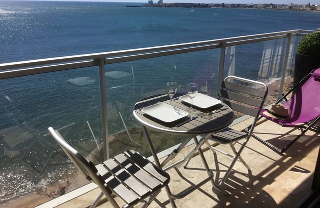 Beachfront apartment overlooking the bay of Sables d'Olonne