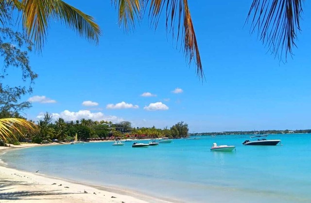 Beachfront air-conditioned 4 bedroom equipped villa.