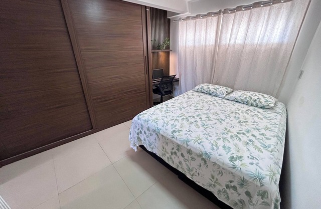 Beachfront flat with views of Praia do Meio