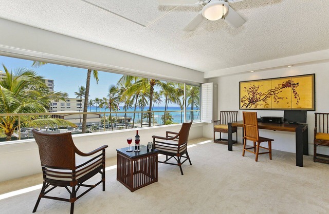 Beachfront Building at the Quiet End of Waikiki with Swimming/Surfing!