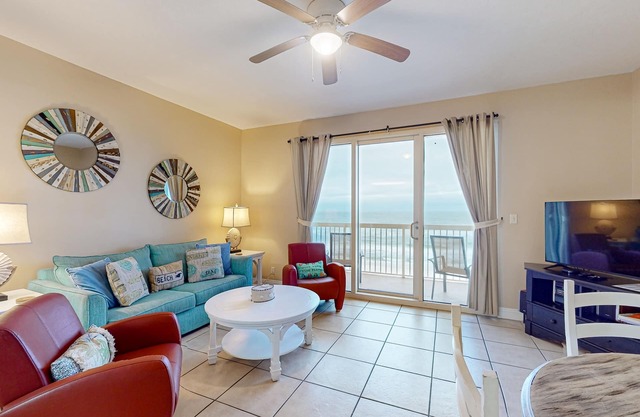 Beachfront condo in resort with pools & fitness center - prime location