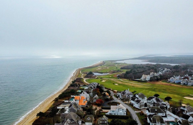Beachfront condo - 1325 sf on Vineyard Sound in New Seaburyn