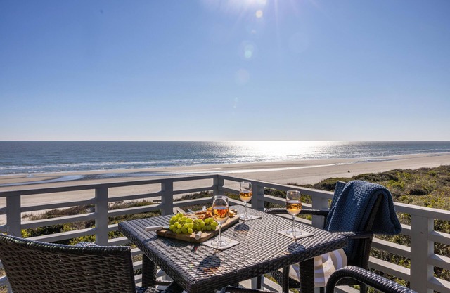 Beachfront Condo on Kiawah – 2 Balconies, Sleeps 6, Steps to Sand