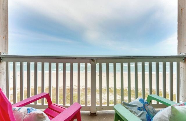 Beachfront Corpus Christi Condo w/Pool Access!