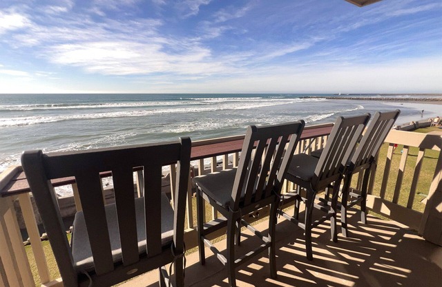 Beachfront-Full Panoramic Ocean Views. D24 North Coast Village