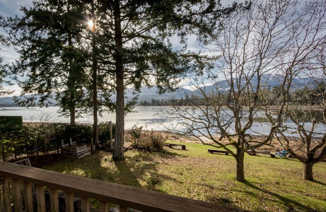 Beachfront home in Fanny's Bay!