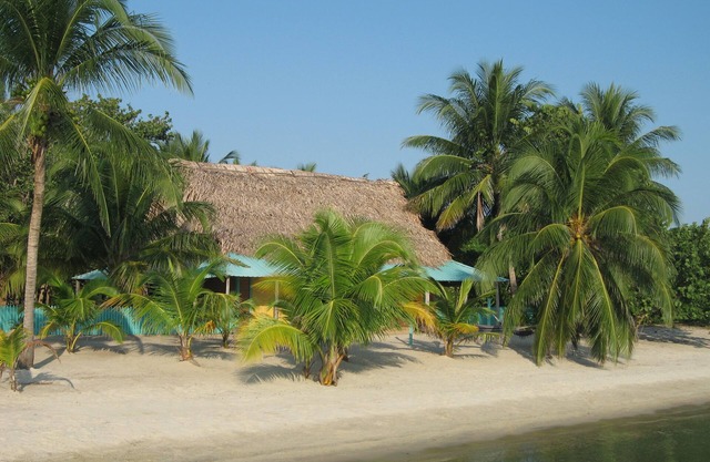Beachfront in Belize with all the modern Convieniences