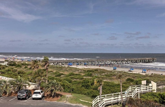 Beachfront Isle of Palms Condo with Balcony and Pool!