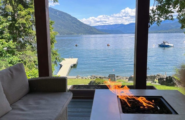 Beachfront Lake House In Eagle Bay