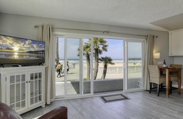 Beachfront Large Studio