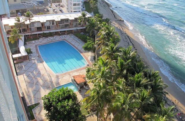BEACHFRONT ON BEACH - OCEAN VIEW BALCONY WITH POOL & CASINO! DISCOUNT