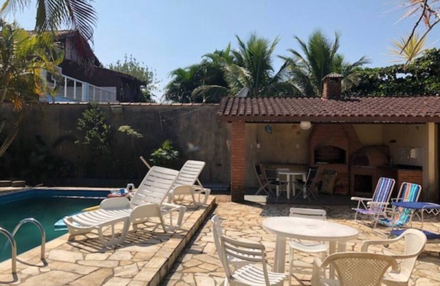 Beachfront Paradise – House with Pool and Barbecue, 400m from the Beach