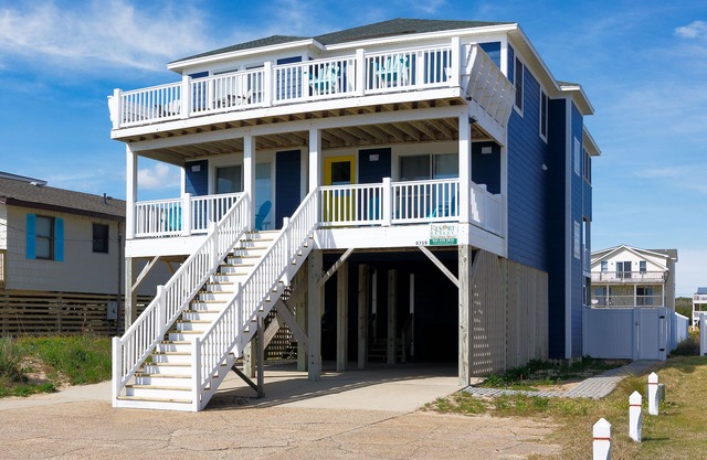 Beachfront Paradise with Pool and Hot Tub, just 20 steps to the beach