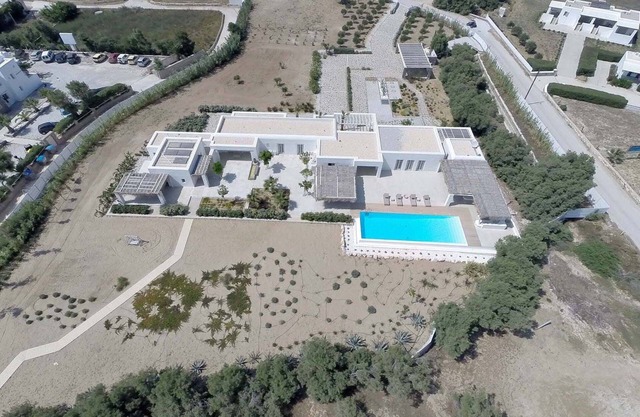 Beachfront Paros Villa | Villa Sandshell | 4 Bedrooms | Direct Access to Beach.