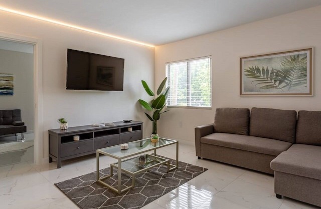 BEACHFRONT Stunning 2 Bed 2 Bath w/Free Parking