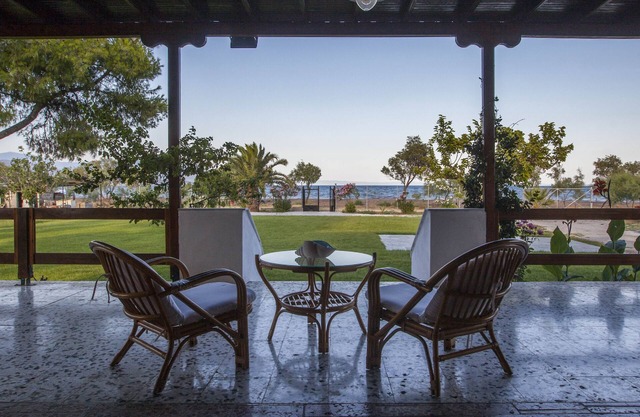Beachfront ThemiLia, Luxury House