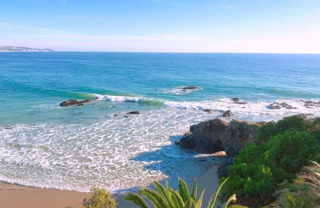 Beachfront Villa Broad Beach w/direct beach access