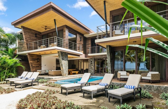 Beachfront Villa - Sunsets and Daily Maid Service