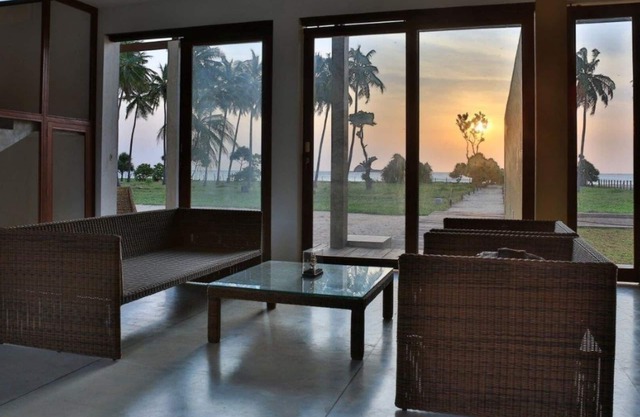 Beachfront villa/On the Nilaveli beach